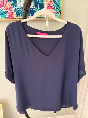 Lilly Pulitzer Navy V-Neck casden Short Sleeve Blouse
